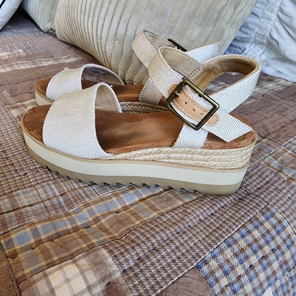 Ladies Tom's wedge sandals - Picture 1 of 5